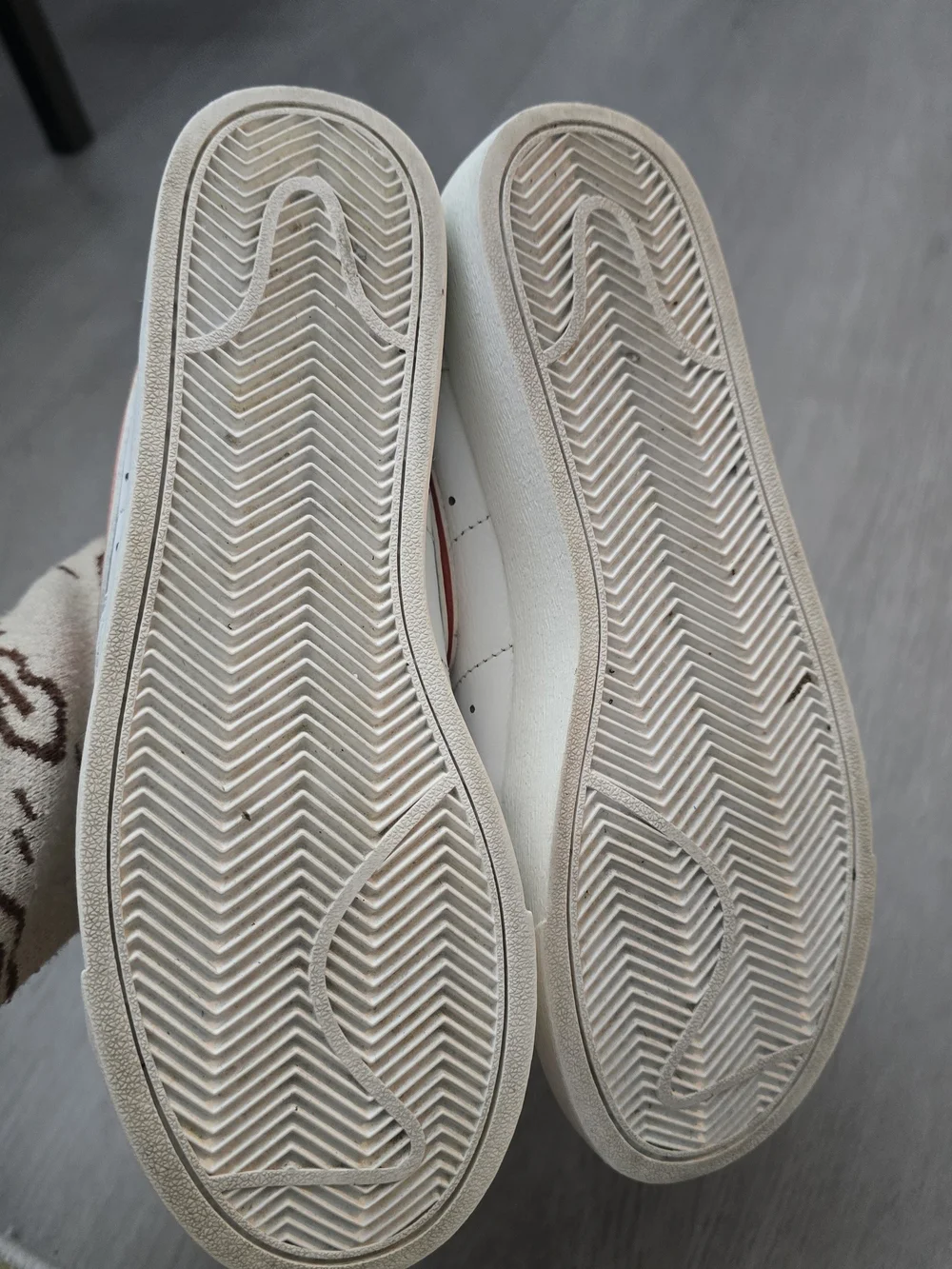 Nike Blazer Low Summit White Pink Sneaker Womens Size 6.5 AV9370-112